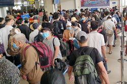 Kéo giảm ùn tắc tại sân bay Tân Sơn Nhất