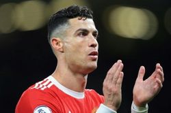 Ronaldo đang tự hủy hoại danh tiếng