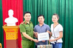 Tuyên Quang: Trả lại hơn 900 triệu đồng cho người chuyển nhầm vào tài khoản