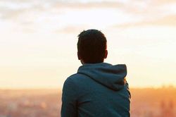 Khi tình yêu khiến đôi chân nặng trĩu
