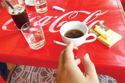 Y tế - Sức khỏe Y tế - Sức khỏe Bị phạt tiền nếu vứt tàn thuốc lá không đúng nơi quy định