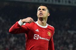 Ronaldo đòi thanh lý hợp đồng, quyết rời Man Utd để được dự Cúp C1