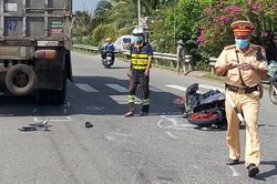 Quốc lộ 1 ùn tắc 2 km sau tai nạn liên hoàn