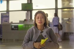 Bồ nhí cả gan dằn mặt vợ vì 'dám có bầu', cô chết đứng khi biết bí mật động trời ả tiết lộ