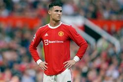 Ronaldo đã nhận được đề nghị từ một CLB, cầu xin MU ra giá chuyển nhượng