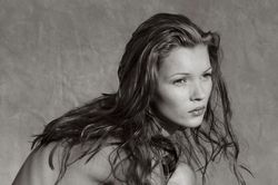 Kate Moss bị lạm dụng tình dục khi còn làm người mẫu