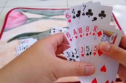 Triệt phá sòng bài quy tụ hơn 20 người phụ nữ