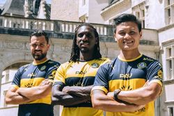 Quang Hải làm ngôi sao trung tâm khi Pau FC ra mắt áo đấu mới