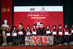 444 sinh viên Trường Đại học Yersin Đà Lạt tốt nghiệp khóa 16