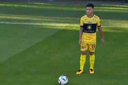 Quang Hải đá 30 phút, Pau FC thua đậm trận ra quân