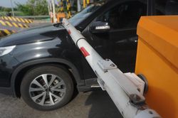 Nhiều tài xế bức xúc vì sự cố barie khi qua làn ETC Trạm Pháp Vân - Cầu Giẽ