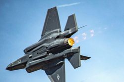 Lý do không quân Mỹ bất ngờ đình chỉ bay tiêm kích F-35