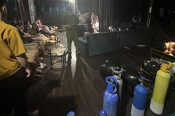 Thu giữ nhiều bình khí cười tại các quán bar phố cổ