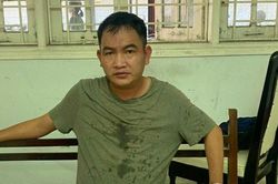 Đang đập kính ô tô để trộm tiền thì bị bắt