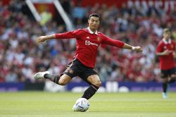 Ronaldo đá 1 hiệp, Man Utd bị đối thủ yếu cầm hòa