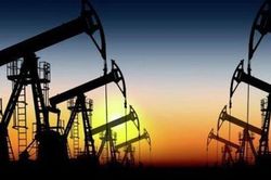 Giá dầu tăng kỷ lục, Petrolimex vẫn lỗ nặng