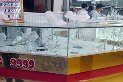 Vụ cướp tiệm vàng ở Huế: 8 người trả lại vàng đã nhặt