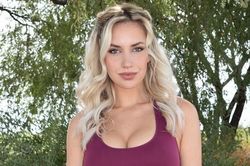 Chế độ ăn kiêng kỳ lạ của Paige Spiranac