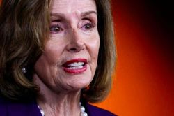 Trung Quốc cấm cửa 35 hãng thực phẩm Đài Loan trước khi bà Pelosi đến