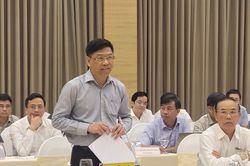 Thứ trưởng Bộ Giao thông vận tải lý giải việc giá xăng dầu giảm nhưng cước phí vận tải chưa giảm