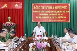 Chủ tịch nước kiểm tra công tác đặc xá tại Trại giam Xuân Lộc