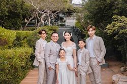 Hoa hậu Hà Kiều Anh khoe ảnh kỷ niệm 15 năm ngày cưới, cô con gái nhỏ chiếm trọn spotlight