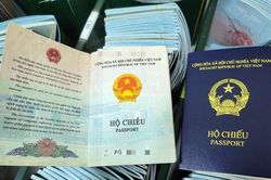 ĐSQ Việt Nam tại Séc sẽ ghi bị chú nơi sinh vào hộ chiếu mẫu mới