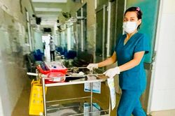 Hàng loạt cán bộ y tế Bình Định, Quảng Ngãi xin nghỉ việc