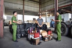 Tạm giữ 1.200 chai rượu ngoại không rõ nguồn gốc