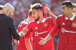 Ronaldo tức giận vì bị Erik ten Hag công khai chỉ trích