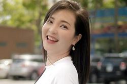 'Mất tích' trên Thời sự 19h, BTV miền Tây xinh đẹp Phương Thảo hiện ra sao?