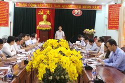 Quy hoạch công nghiệp- dịch vụ làm điểm nhấn, tận dụng ưu thế vùng biển, gò đồi để phát triển KT- XH