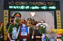 Người thân, đồng đội tiễn đưa 3 cảnh sát cứu hỏa