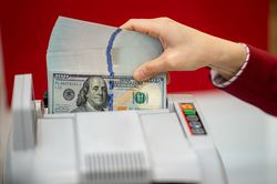 Ngân hàng Nhà nước bơm hơn chục tỷ USD ra thị trường