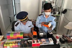 Đồng Tháp: Phát hiện cơ sở kinh doanh máy thuốc lá điện tử nhập lậu