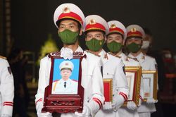 3 cảnh sát hy sinh về đất mẹ, 'sống là cho, chết cũng là cho'