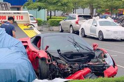 Từ vụ siêu xe Ferrari đâm gốc cây: Khi khách hàng VIP bị bỏ rơi