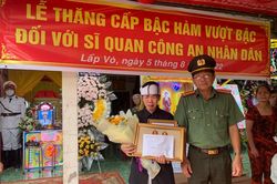 Thăng cấp bậc hàm Thiếu tá đối với chiến sĩ Công an hy sinh khi làm nhiệm vụ