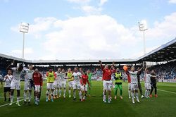 Soi kèo nhà cái Augsburg vs Freiburg. Nhận định, dự đoán bóng đá Bundesliga (20h30, 6/8)
