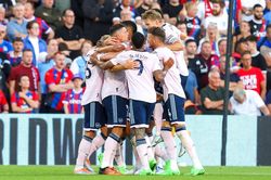 Crystal Palace 0-2 Arsenal: Sao trẻ 'nổ súng', Arsenal mở màn thành công