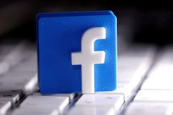 Khởi tố đối tượng hack Facebook để lừa đảo