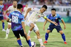 Đánh bại CLB Bình Định, Hà Nội FC vững ngôi đầu bảng V-League