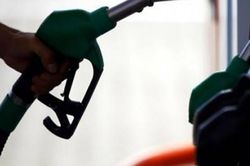 Giá xăng tại Bangladesh tăng hơn 50%