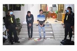 Một đêm trộm 9 con chó, 2 đối tượng đang đi tiêu thụ thì bị bắt