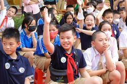 Nhiều trường học Hà Nội rộn ràng với Chương trình chào đón học sinh lớp 6