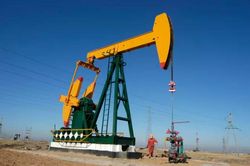 Dầu trượt giá trong bối cảnh lo ngại suy thoái, nhập khẩu từ Trung Quốc phục hồi chậm