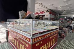Kẻ cướp tiệm vàng ở Huế trước nguy cơ phải đền hàng chục cây vàng thất lạc