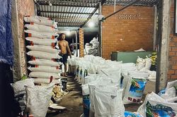 Tây Ninh: Phát hiện xưởng lớn sản xuất bột ngọt giả