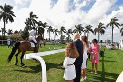 Khu nghỉ dưỡng triệu USD của ông Trump