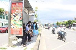 Xe buýt chưa đủ... 'mặn'!